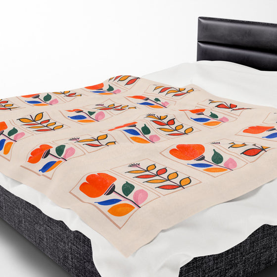 Mid-Century Modern Floral Throw – Plush Comfort, Retro Style